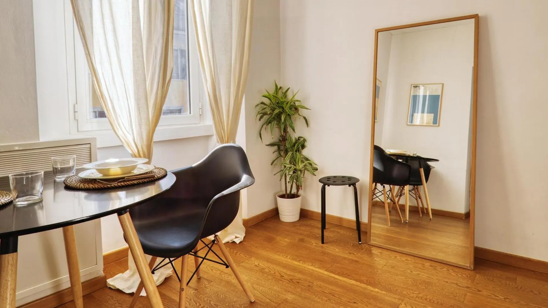 Apartment Cozy Wozy Studio Corso Xxii Marzo Milan